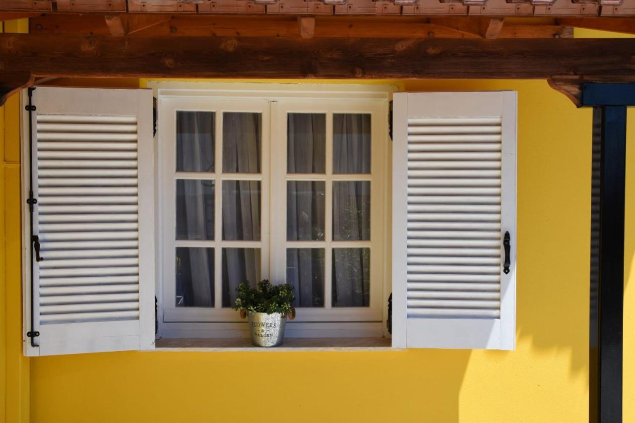 The Yellow Art Home Kalamata Bagian luar foto