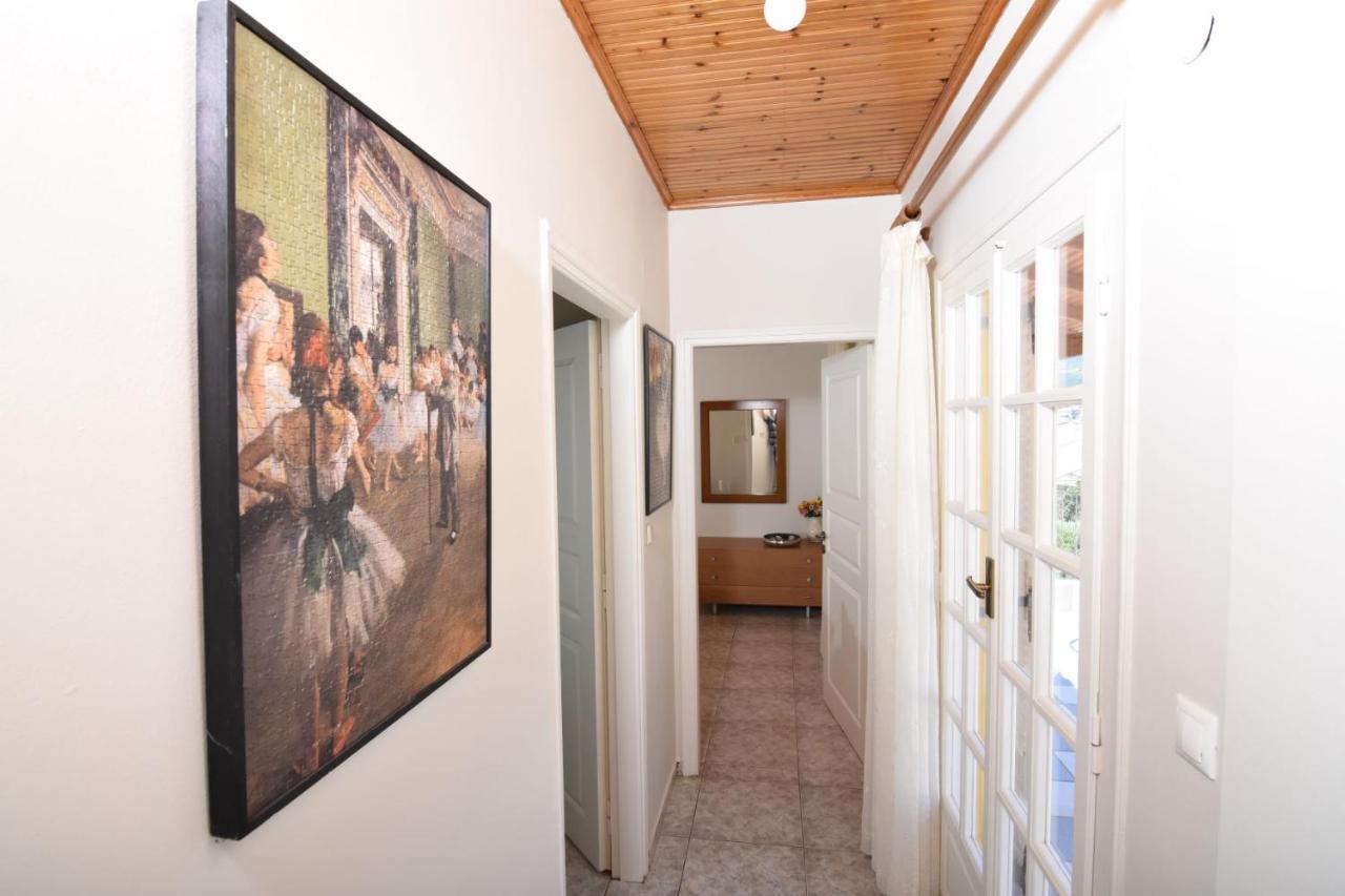 The Yellow Art Home Kalamata Bagian luar foto