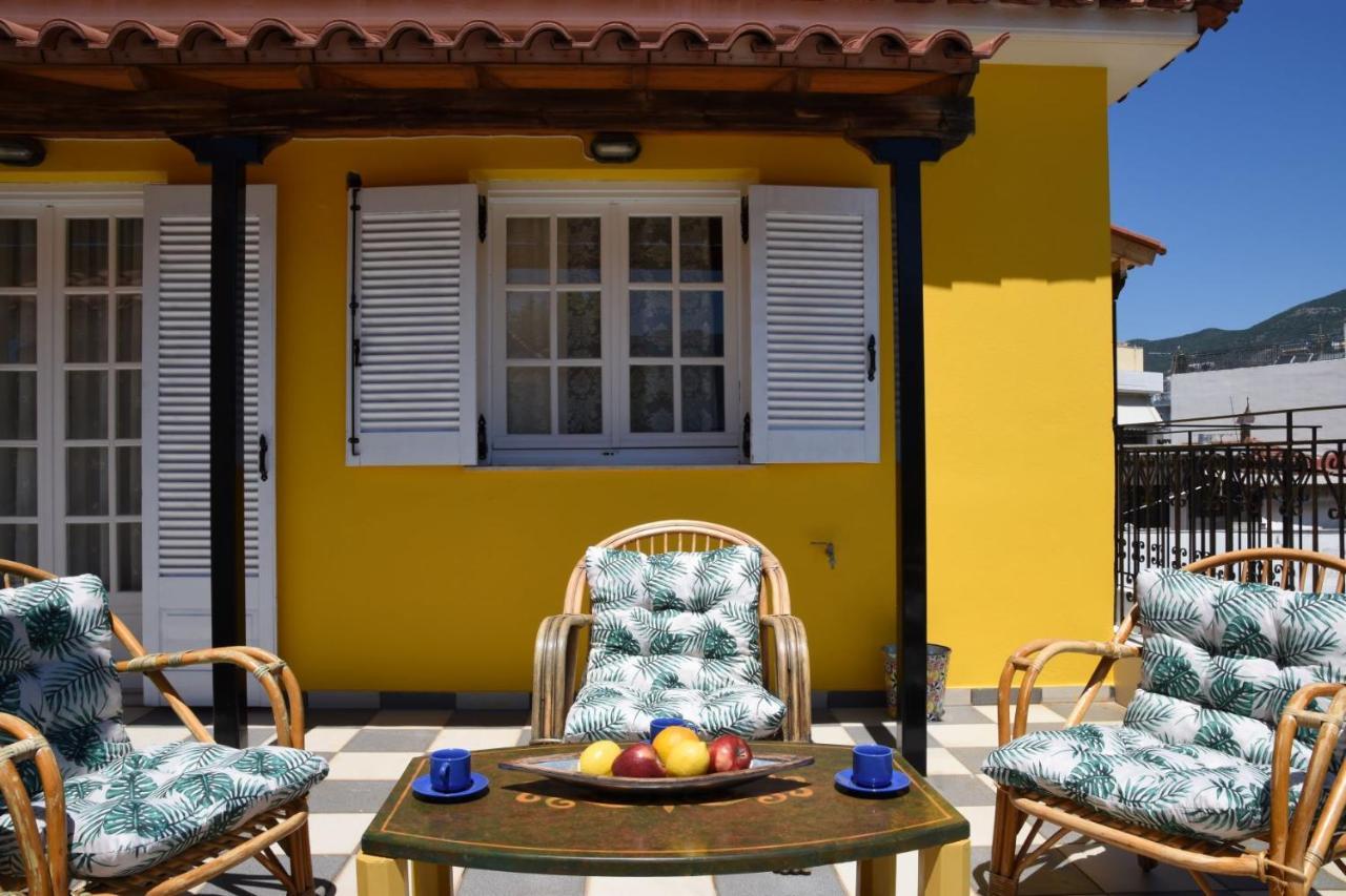 The Yellow Art Home Kalamata Bagian luar foto