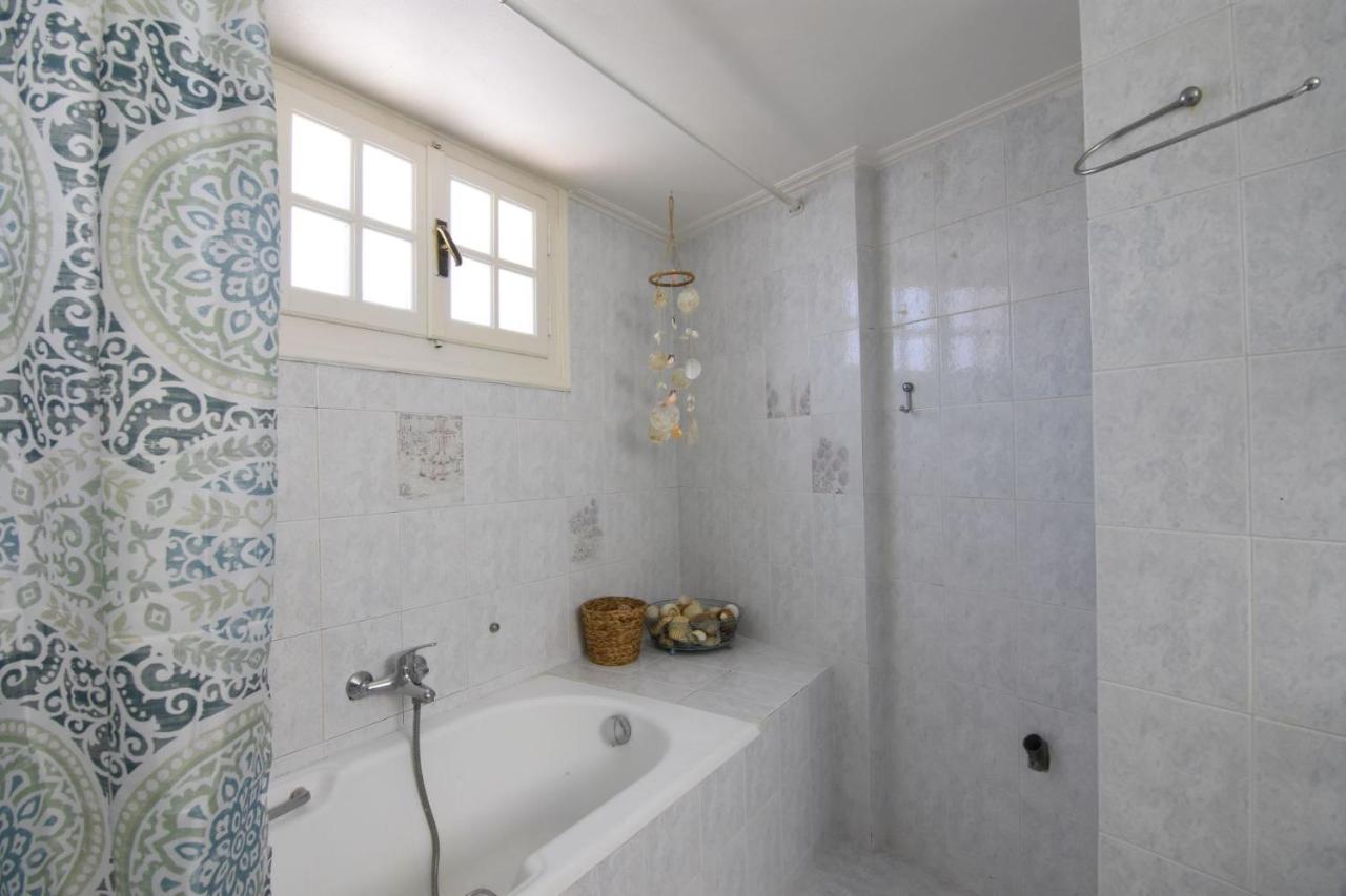 The Yellow Art Home Kalamata Bagian luar foto