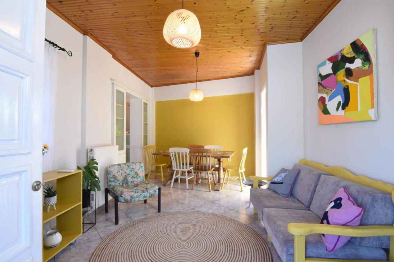 The Yellow Art Home Kalamata Bagian luar foto